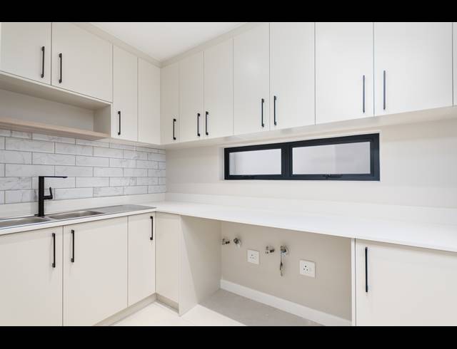 4 BEDROOM FREEHOLD FOR SALE IN SANDOWN